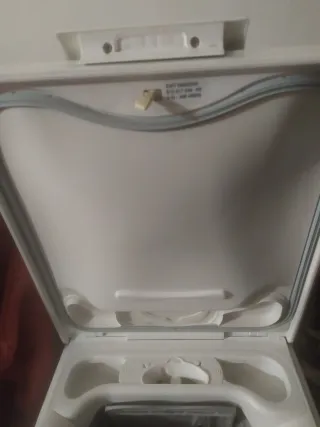 Rentadora ELECTROLUX càrrega superior.