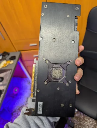 Tarjeta Gráfica AMD Radeon RX 7700 XT 12GB