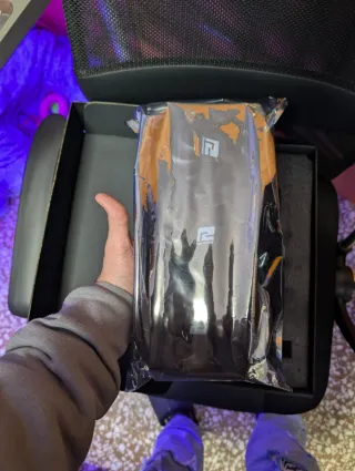 Tarjeta Gráfica AMD Radeon RX 7700 XT 12GB