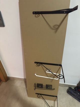 Estantería de madera