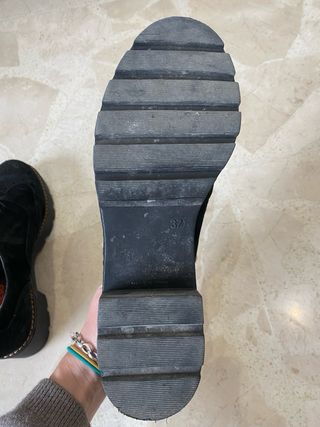 Zapatos negros de cordones