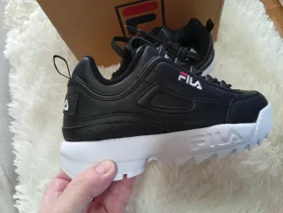 Zapatillas Fila Talla 38 Negras y Blancas