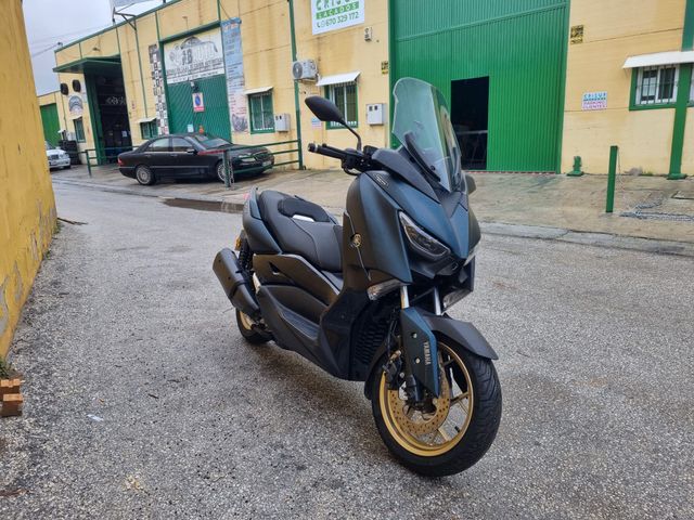 Yamaha XMAX 300 Tech MAX