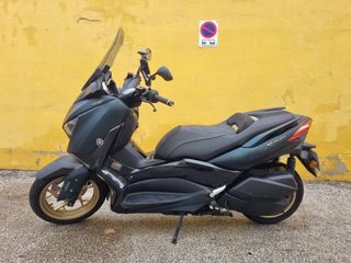 Yamaha XMAX 300 Tech MAX