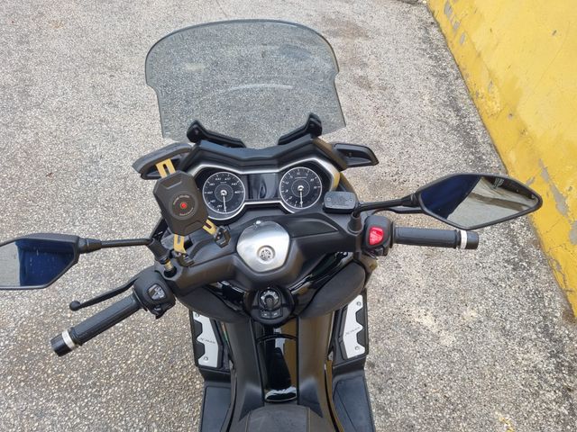 Yamaha XMAX 300 Tech MAX