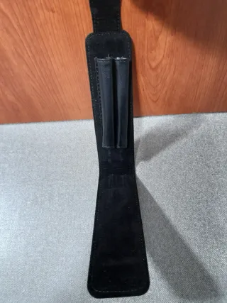 Custodia per penne nere per due pezzi