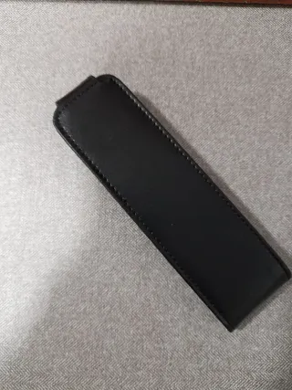 Custodia per penne nere per due pezzi