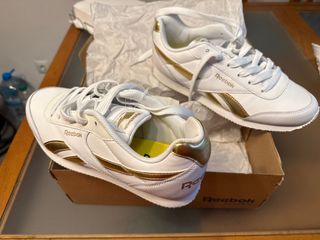 Zapatillas Reebok Blancas y Doradas