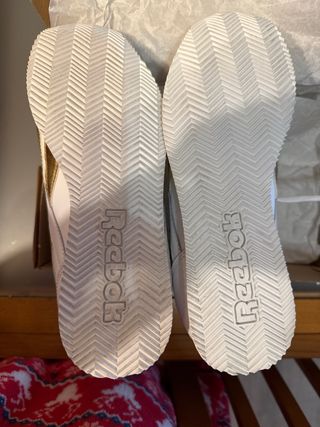 Zapatillas Reebok Blancas y Doradas