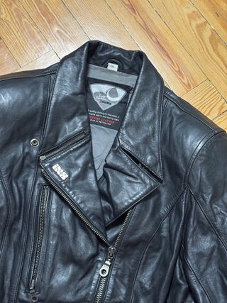 Chaqueta motera cuero mujer