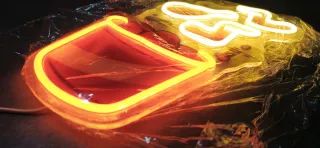 Lampada Neon LED "ALETTE DI POLLO"