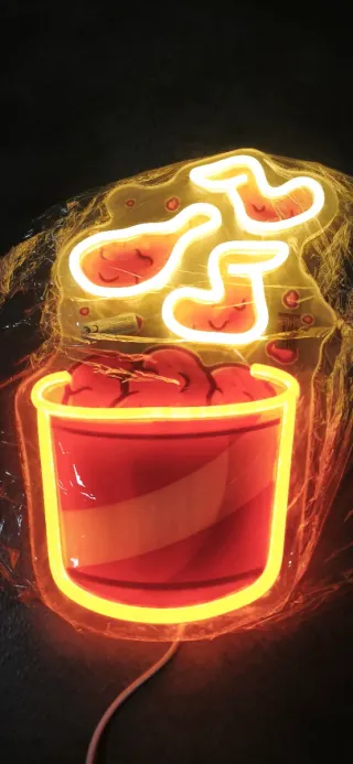Lampada Neon LED "ALETTE DI POLLO"