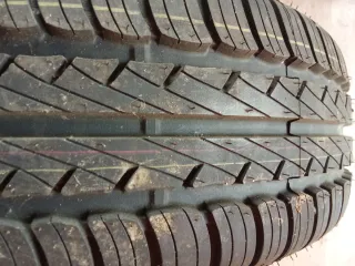 185/60 R15 88H Neumáticos Nuevos