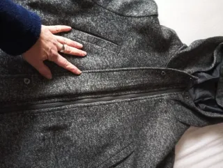 Abrigo paño gris con capucha marca Only