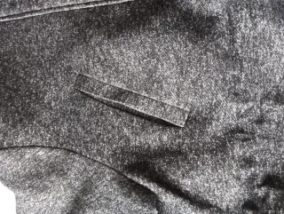 Abrigo paño gris con capucha marca Only