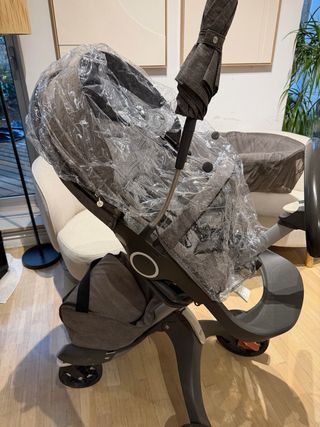 Stokke Xplory V5 con accesorios