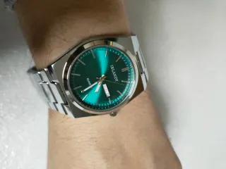 Reloj Cuarzo Verde y Plateado