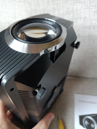 Proyector Artlii Negro