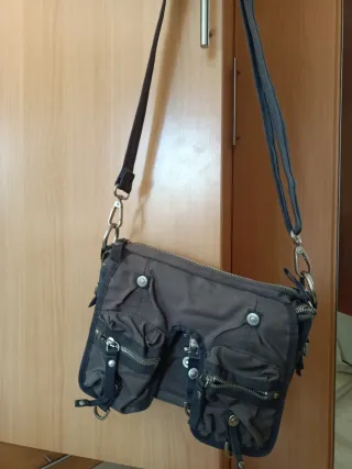 Bolso bandolera gris oscuro