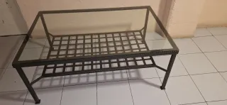 Mesa de centro metálica y cristal para terraza