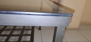 Mesa de centro metálica y cristal para terraza