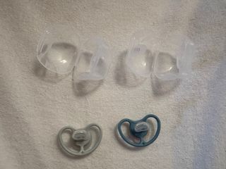 2 Chupetes Nuk con Funda Protectora