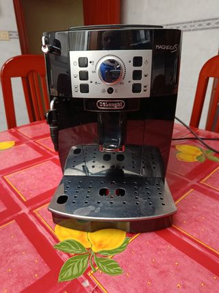 Cafetera Superautomática DeLonghi Magnifica S