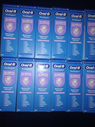 12 pezzi sbiancante Oral-B