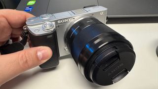 Sony Alpha 6300 + Objetivo 50mm f/1.8 + 16-50mm