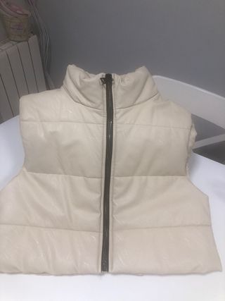 Chalecos Bershka Beige y Marrón
