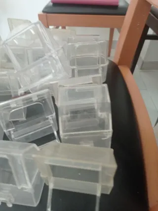 Comederos para jaulas transparentes