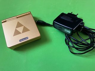 Game Boy Advance SP Oro