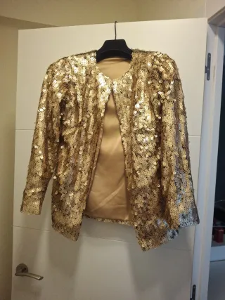 Conjunto 2 Piezas Vestido y Chaqueta Dorado