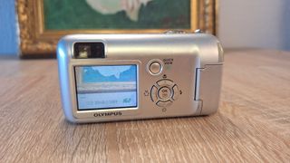 Olympus Camedia D-575 Zoom Cámara Digital + tarjet