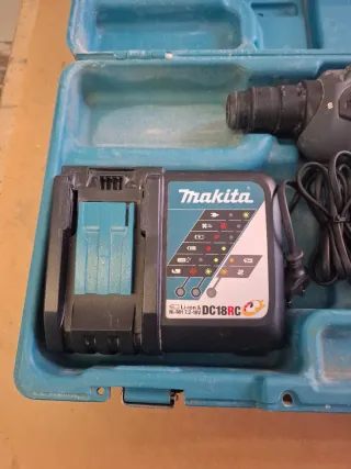 MAKITA MARTILLO COMBINADO CARGADOR  BATERIA DHR202