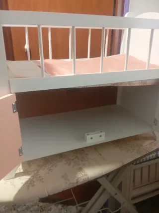 Cuna de juguete de madera