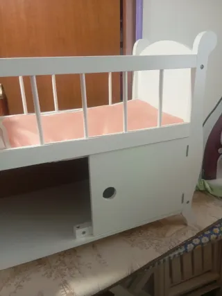 Cuna de juguete de madera