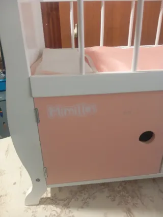 Cuna de juguete de madera