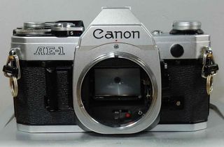 1719-Camara CANON AE-1