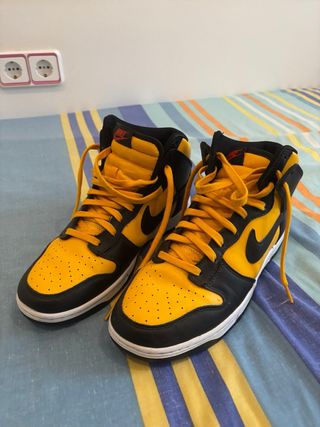 Nike Jordan Amarillas y Negras