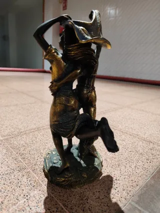 Figura decorativa de bronce