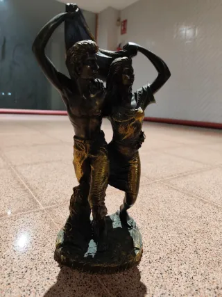 Figura decorativa de bronce