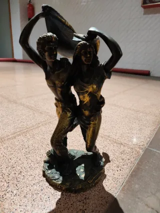 Figura decorativa de bronce
