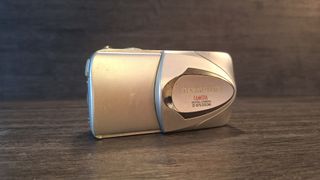 Cámara Digital Olympus Camedia D-575 Zoom