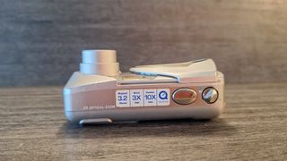 Cámara Digital Olympus Camedia D-575 Zoom