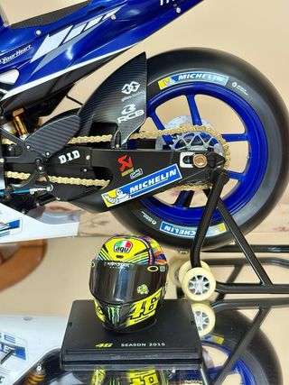 Moto Deportiva Yamaha Valentina Rossi de coleccion