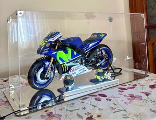 Moto Deportiva Yamaha Valentina Rossi de coleccion