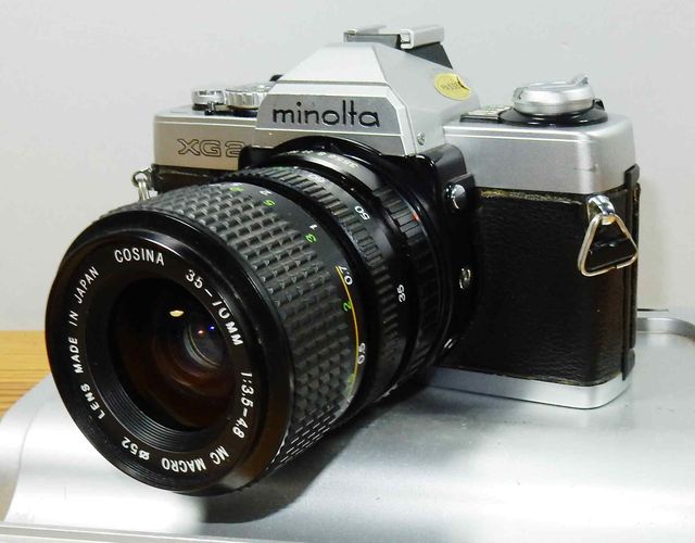 1720-Camara MINOLTA XG 2 - con 35/70 mm