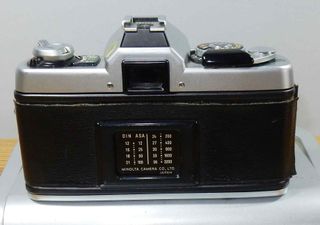 1720-Camara MINOLTA XG 2 - con 35/70 mm