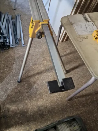 DEWALT DE 7023 Soporte Plegable